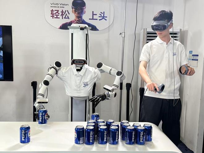 现实头显：比苹果轻一半 暂不公开销售开元棋牌appvivo发布首款混合(图4)